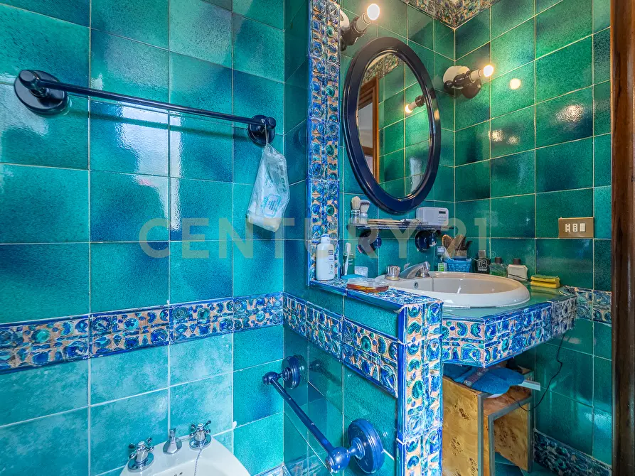 Immagine 53 di Attico in vendita  in Viale Cortina d'Ampezzo 199 a Roma