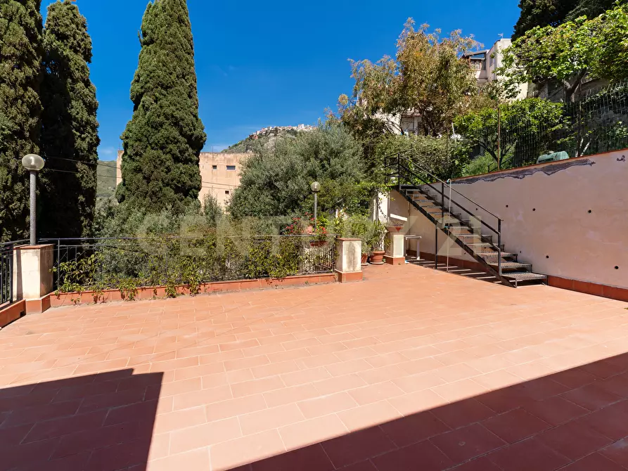 Immagine 60 di Villa in vendita  in Via Leonardo Da Vinci 5 a Taormina
