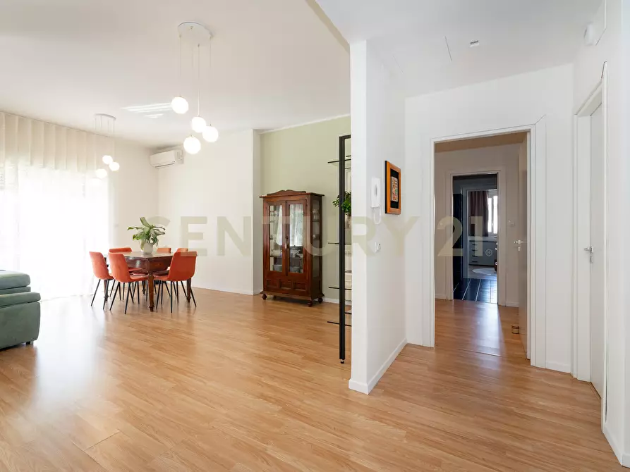 Immagine 33 di Attico in vendita  in Via Vincenzo Giuffrida 203 a Catania