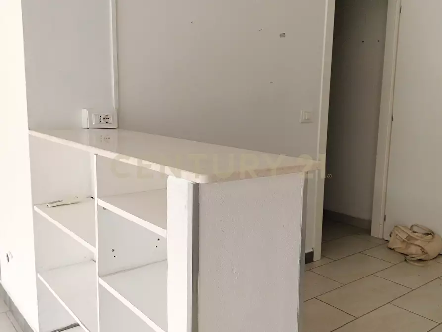 Immagine 25 di Locale commerciale in vendita  in Piazza Primo Wongher 17 a Monte Argentario