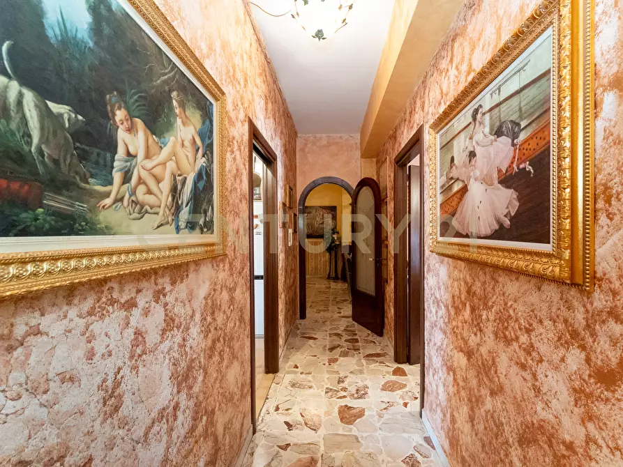 Immagine 13 di Pentalocale in vendita  in Via Carrubella 155 a Gravina Di Catania