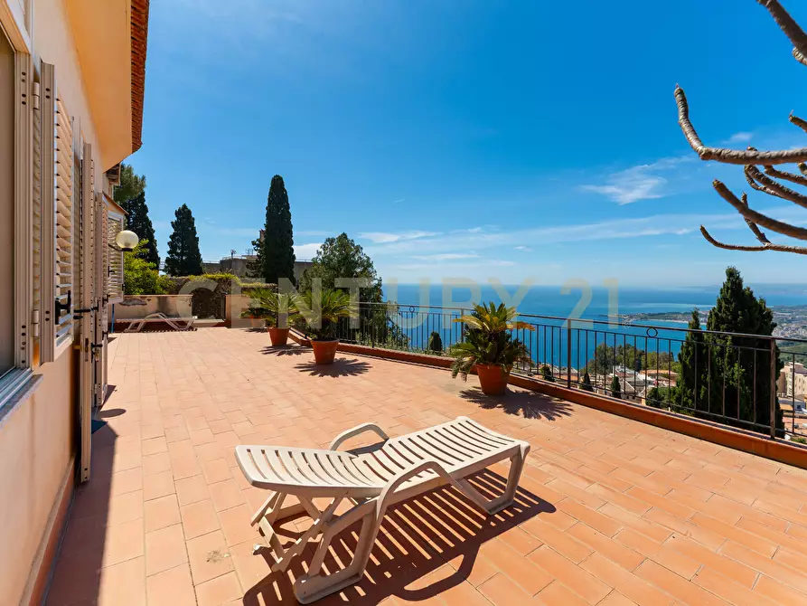 Immagine 46 di Villa in vendita  in Via Leonardo Da Vinci 5 a Taormina