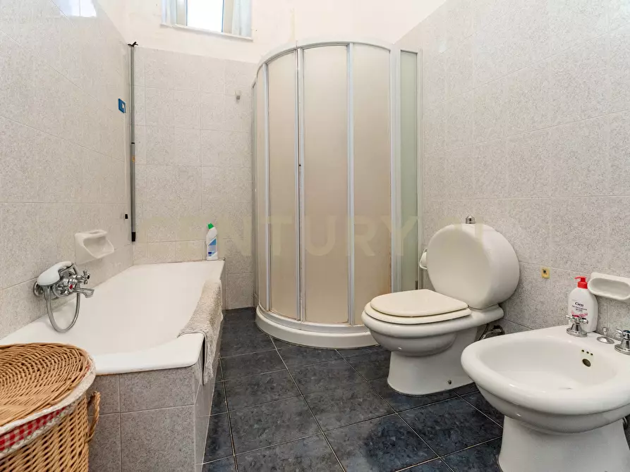 Immagine 31 di Villa in vendita  in Piazza F. M. Scuderi 7 a Viagrande