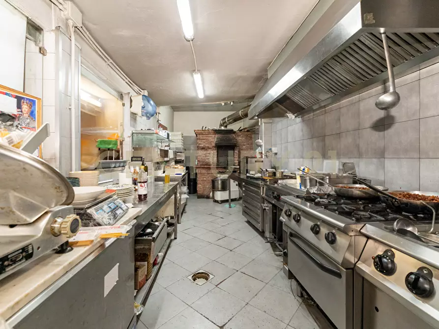 Immagine 25 di Locale commerciale in vendita  in Via Monsignor Ventimiglia snc a Catania