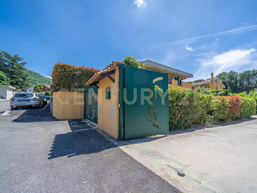Immagine 33 di Villa in vendita  in Via dei Lecci 31 a Rocca Di Papa