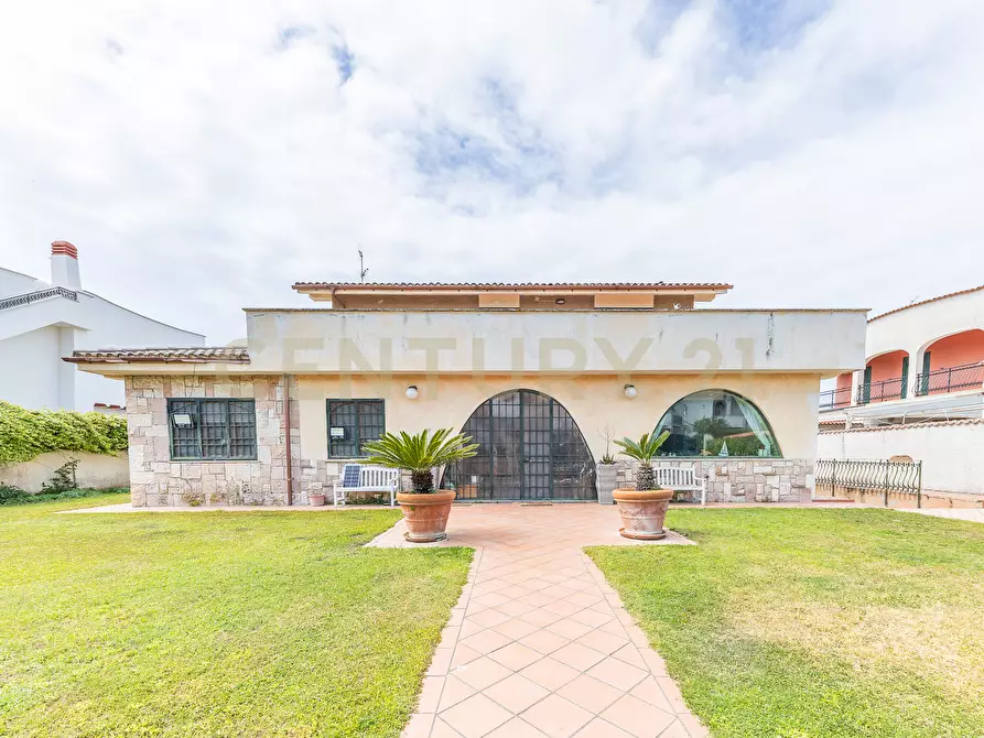 Immagine 52 di Villa in vendita  in Via Calabria 4 a Ardea