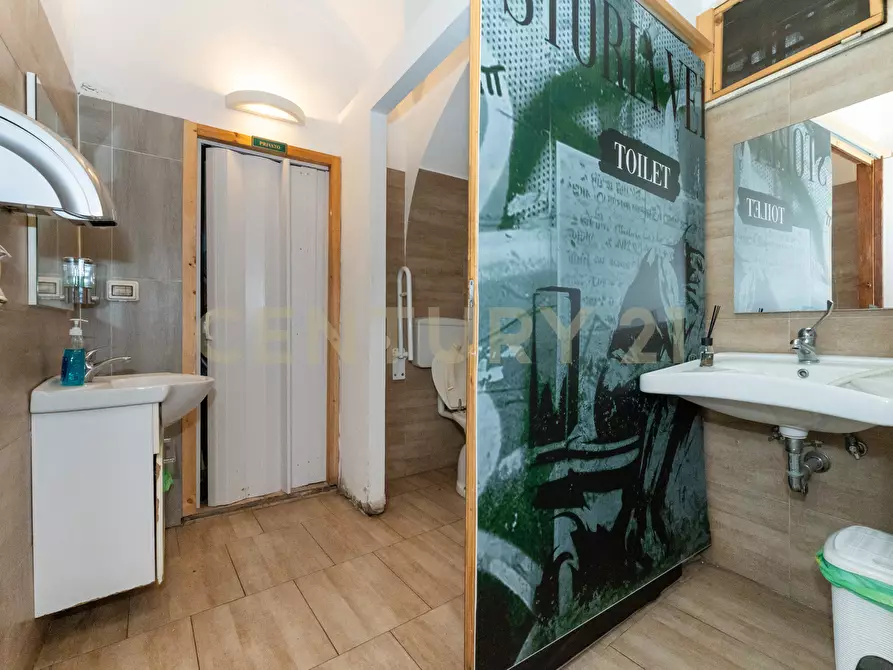 Immagine 30 di Pizzeria / Pub in vendita  in Via Gemmellaro 61 a Catania