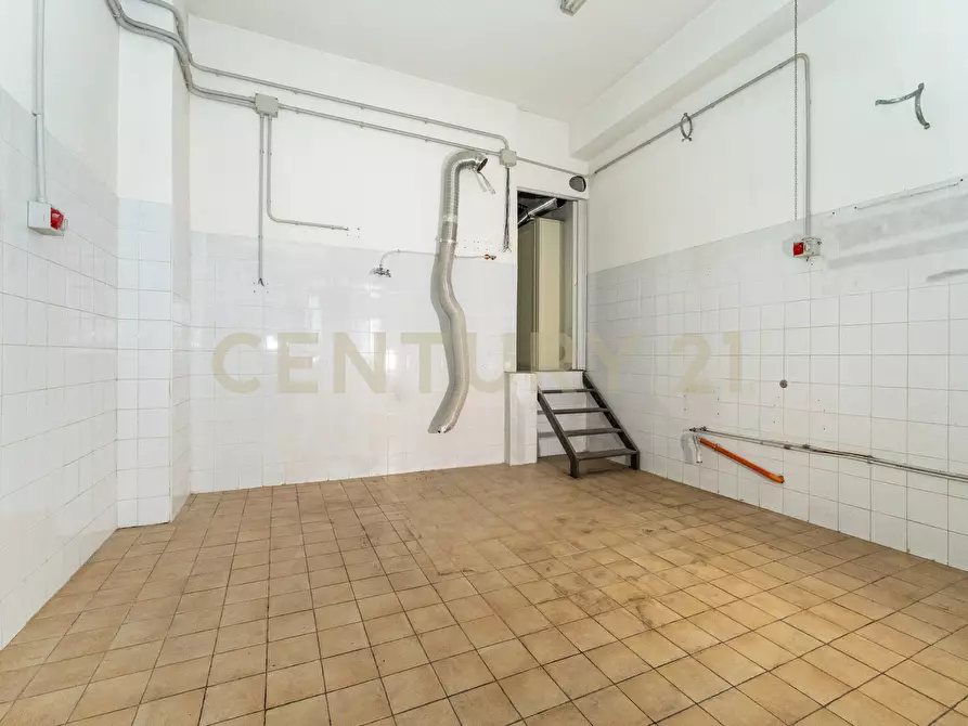 Immagine 13 di Locale commerciale in vendita  in Via Cagliari 51 a Catania