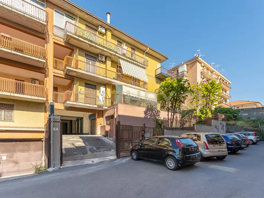 Immagine 1 di Quadrilocale in vendita  in Via Jacopo Vignerio 5 a Catania