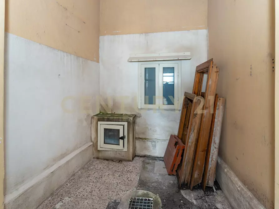 Immagine 8 di Locale commerciale in vendita  in Via Nizzeti a Tremestieri Etneo