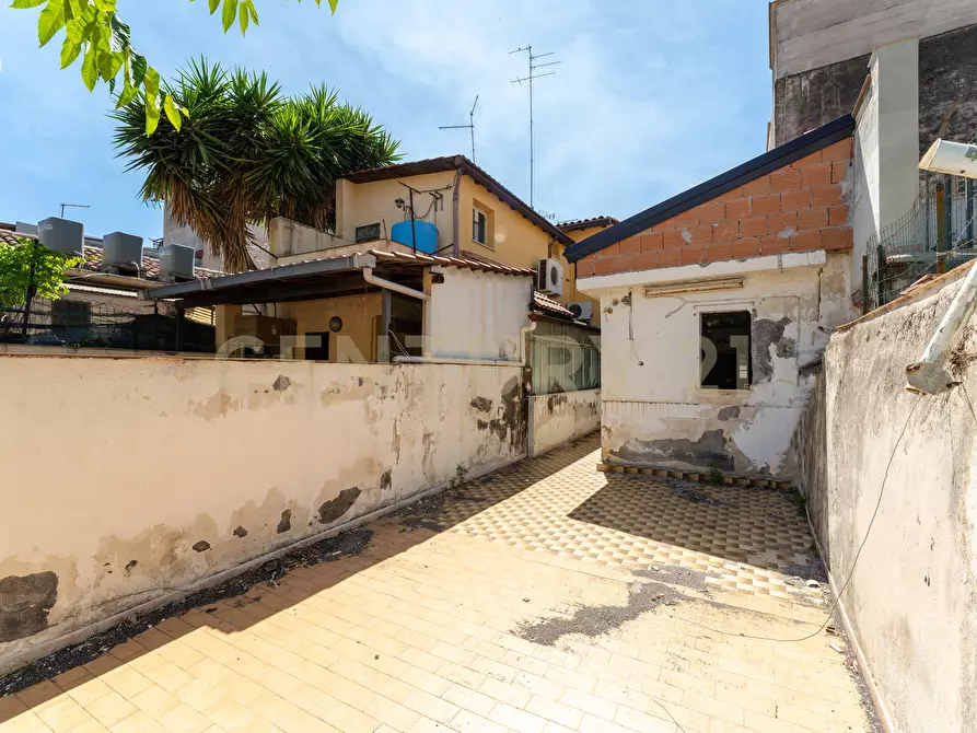 Immagine 28 di Casa indipendente in vendita  in Via Macaluso 9 a Catania
