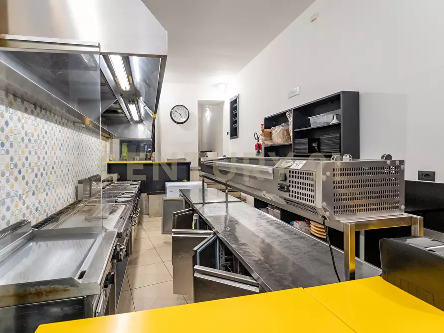 Immagine 38 di Bar / Ristorante in vendita  in Via Gemmellaro 47/A a Catania