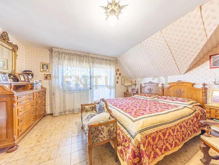 Immagine 10 di Quadrilocale in vendita  in Via Sardegna a Ronciglione