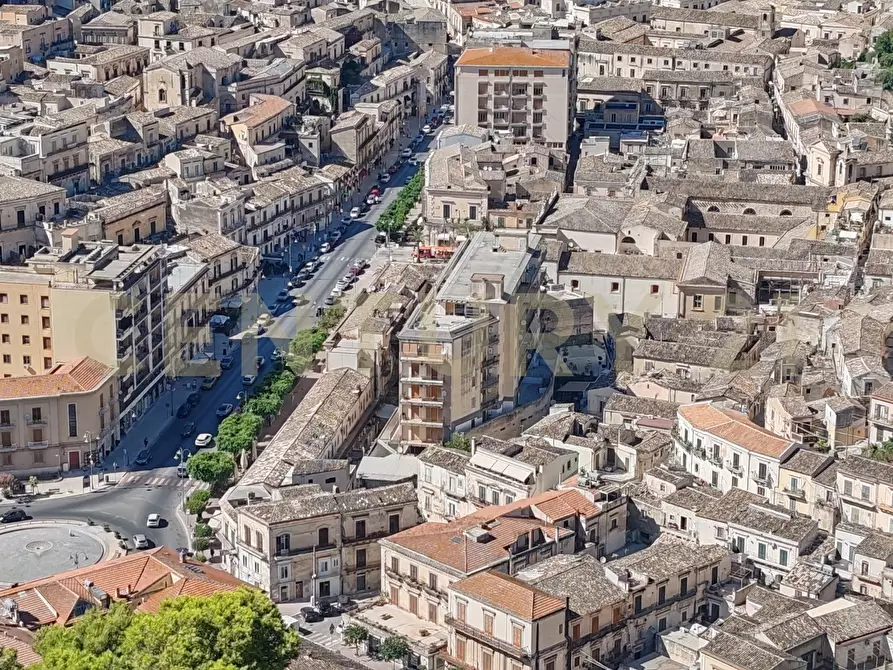 Immagine 12 di Pentalocale in vendita  in Corso Umberto I 1C a Modica