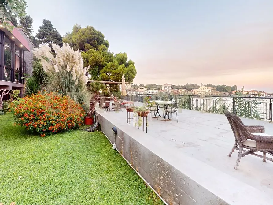 Immagine 2 di Villa in vendita  in Via Garitta 62 a Acireale