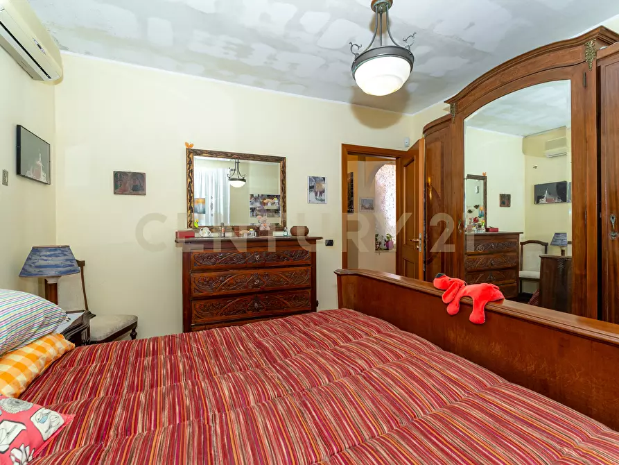 Immagine 22 di Villa in vendita  in Via Alcaloro Petrone 47 a Viagrande