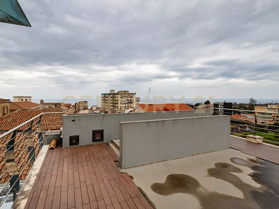 Immagine 70 di Pentalocale in vendita  in Via Lorenzo Maddem 67 a Acireale