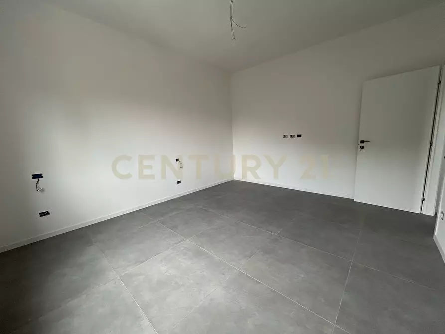 Immagine 13 di Quadrilocale in vendita  in Via Merano 9 a Verona