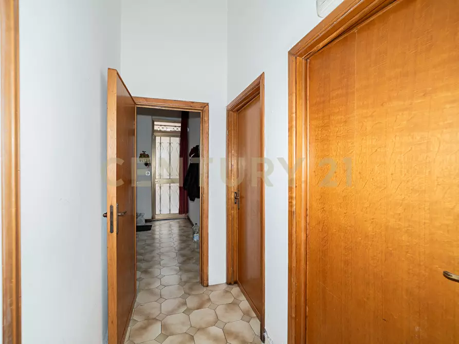 Immagine 19 di Locale commerciale in vendita  in Via Mario Rapisardi 20 a Fiumefreddo Di Sicilia