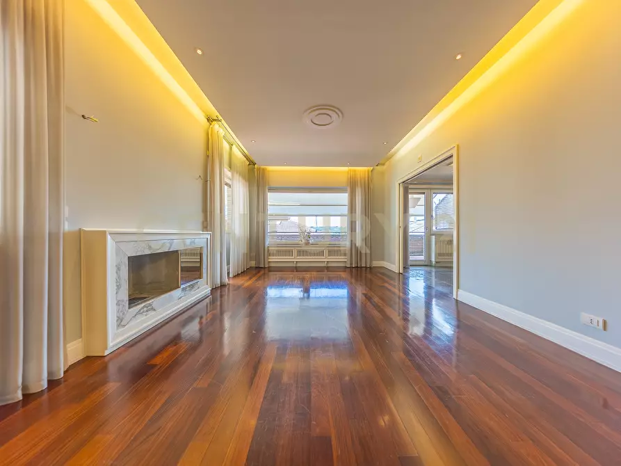 Immagine 31 di Appartamento in vendita  in Via Bevagna 68 a Roma