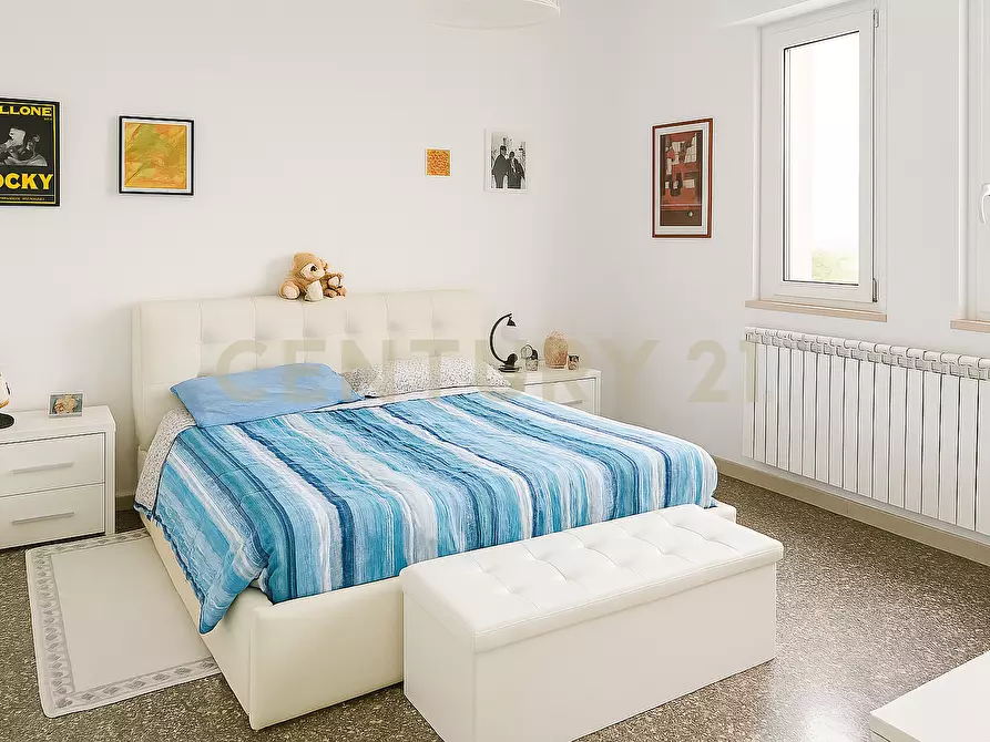 Immagine 11 di Quadrilocale in vendita  in Viale Regina Margherita snc a Piombino