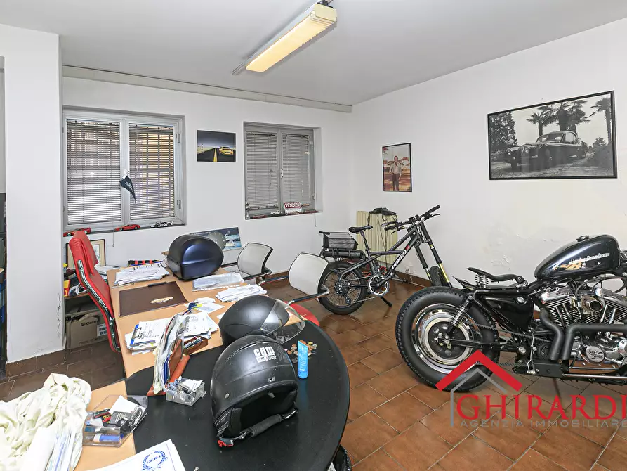 Immagine 11 di Showroom in affitto  in VIA PRA' 5 a Genova