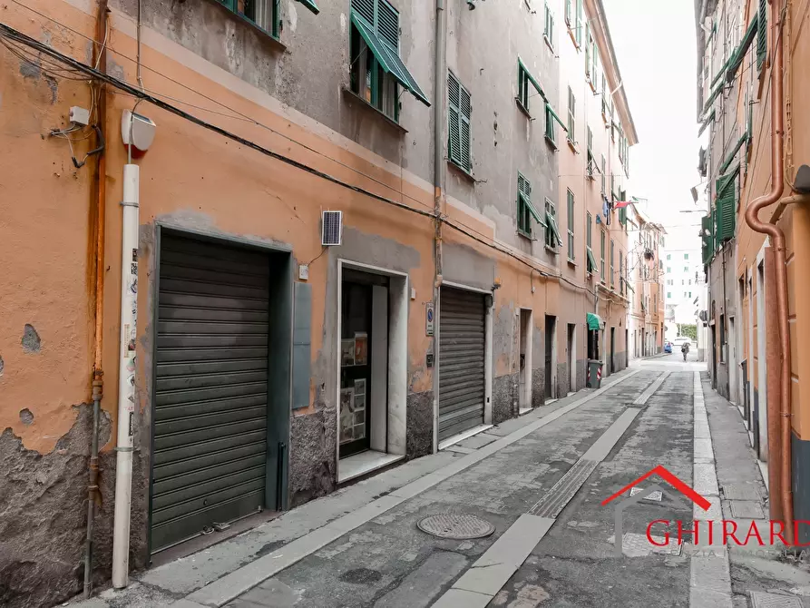 Immagine 13 di Locale commerciale in affitto  in VIA R. A. VIGNA 25R a Genova