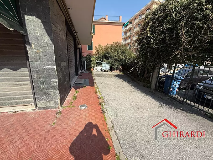 Immagine 3 di Locale commerciale in affitto  in Via Domenico Oliva 42a a Genova