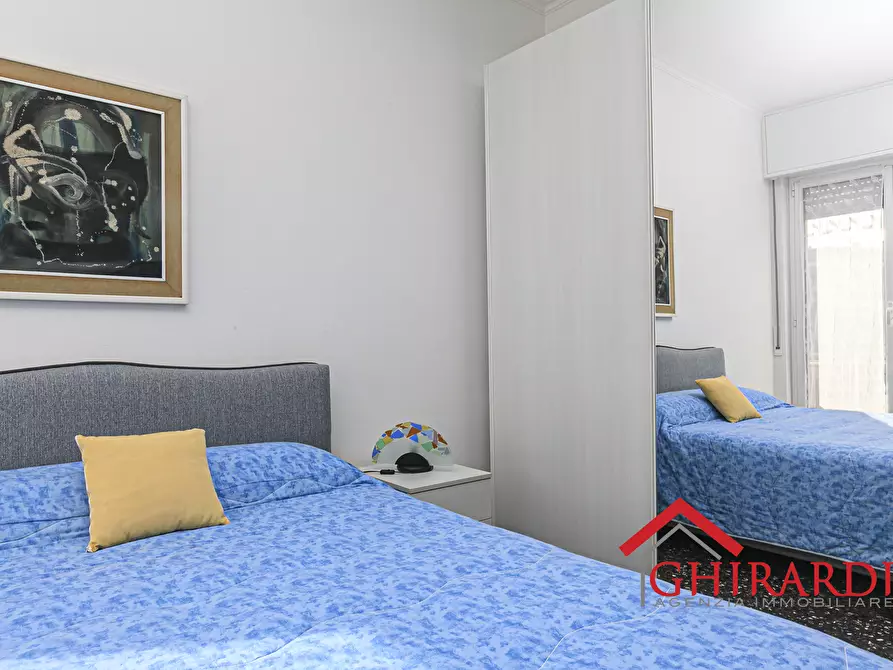 Immagine 18 di Bilocale in vendita  in Piazza Silvio Arrivabene 7a a Genova