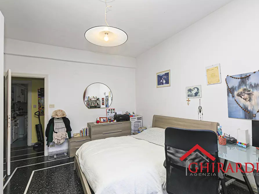 Immagine 13 di Quadrilocale in vendita  in Piazza Giovanni Tarello 9 a Genova