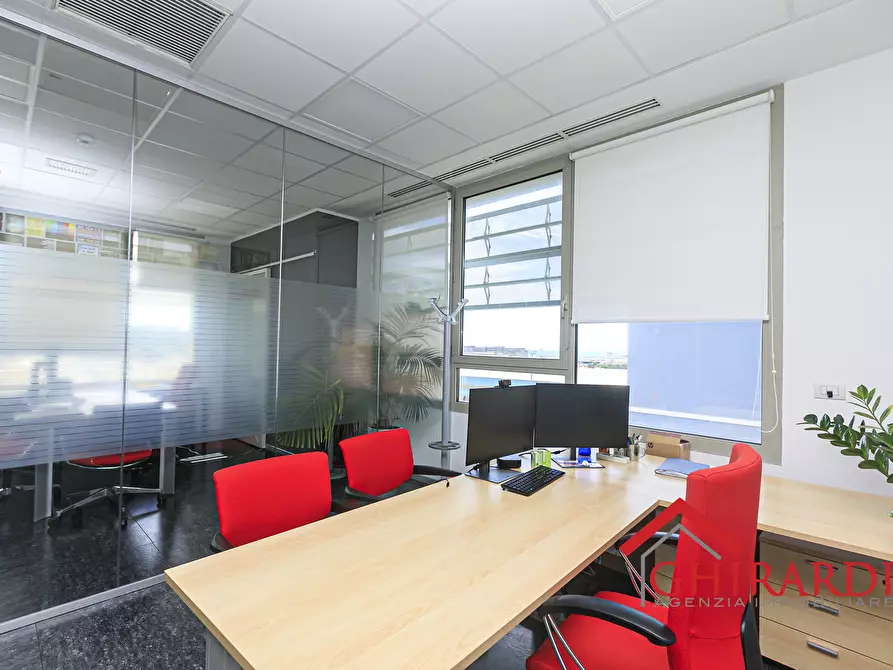 Immagine 14 di Ufficio in vendita  in Via delle Nuove Tecnologie Enrico Albareto 21 a Genova