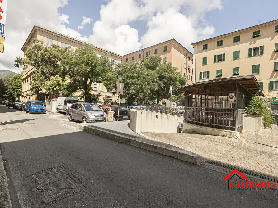 Immagine 2 di Garage in vendita  in Via Emanuele Ferro a Genova