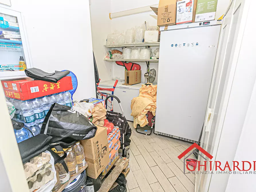 Immagine 22 di Locale commerciale in vendita  in VIA SALUCCI 13-15R a Genova