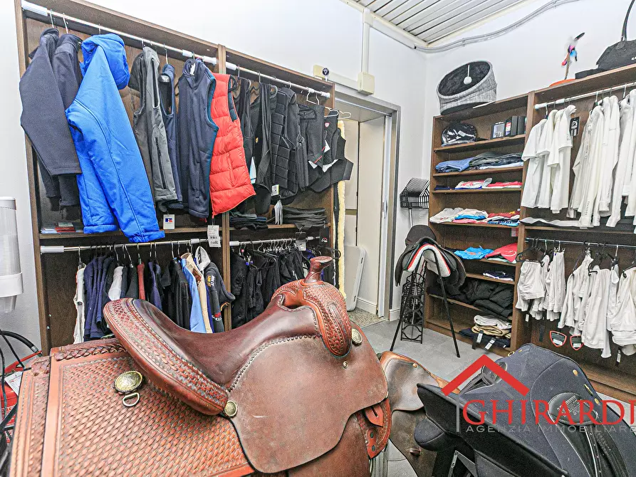 Immagine 21 di Attività commerciale in vendita  in VICO CAMPETTO 3/5 R a Genova