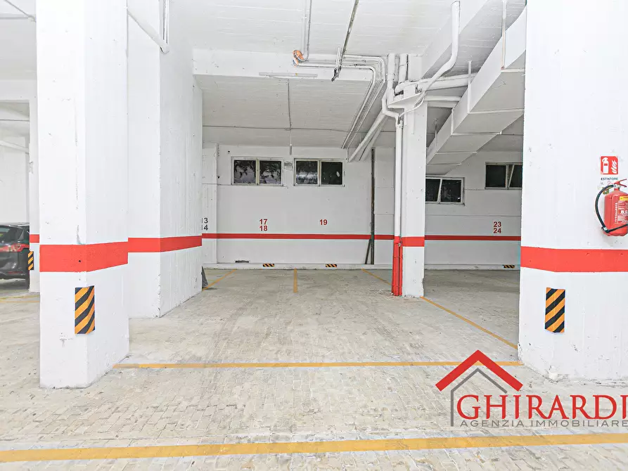 Immagine 13 di Garage in affitto  in VIA CHIARAVAGNA a Genova
