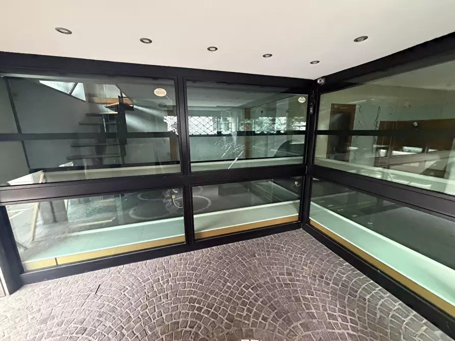 Immagine 15 di Locale commerciale in vendita  in via vittorio veneto a Nettuno