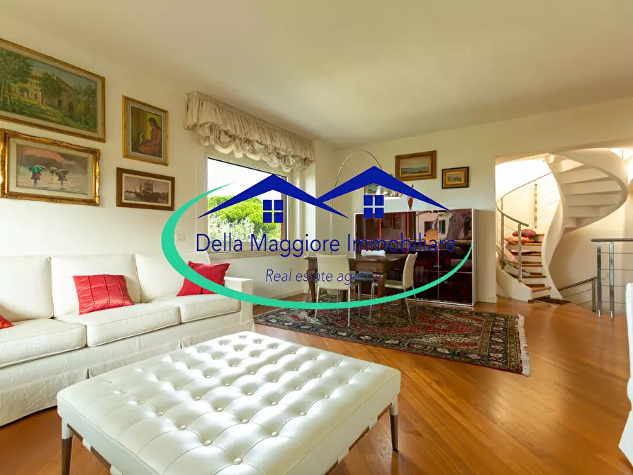 Immagine 14 di Villa in vendita  in Via di Montenero a Livorno