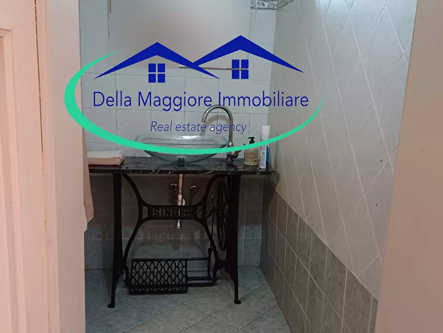 Immagine 32 di Casa indipendente in vendita  a Livorno
