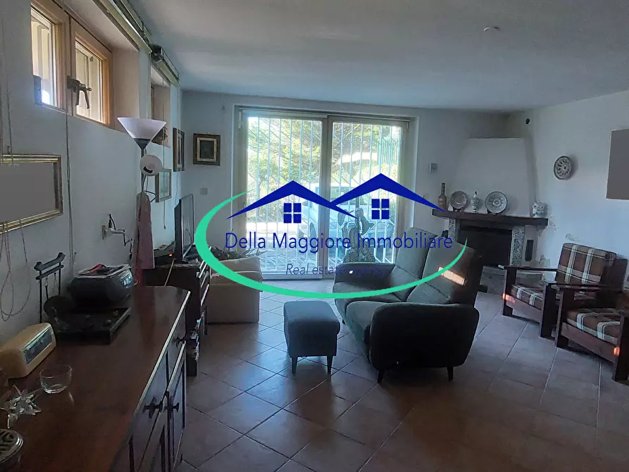 Immagine 27 di Villa in vendita  in via di montenero a Livorno