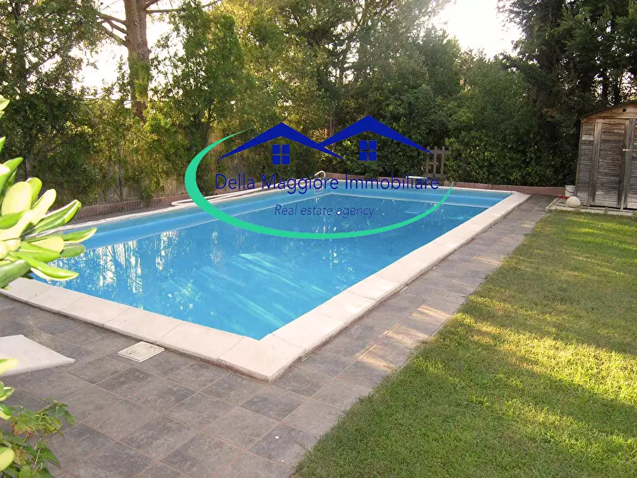 Immagine 3 di Villetta a schiera in vendita  a Livorno