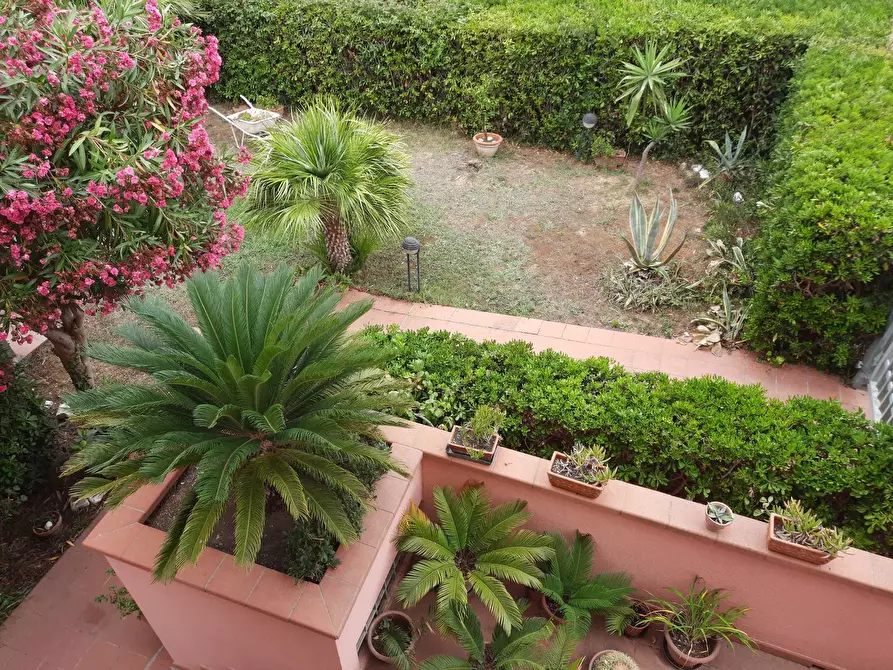 Immagine 23 di Villa in vendita  in via della prugnoliccia a Livorno