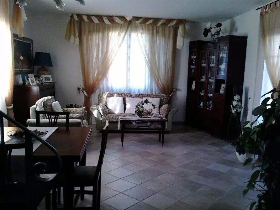 Immagine 7 di Villa in vendita  a Livorno