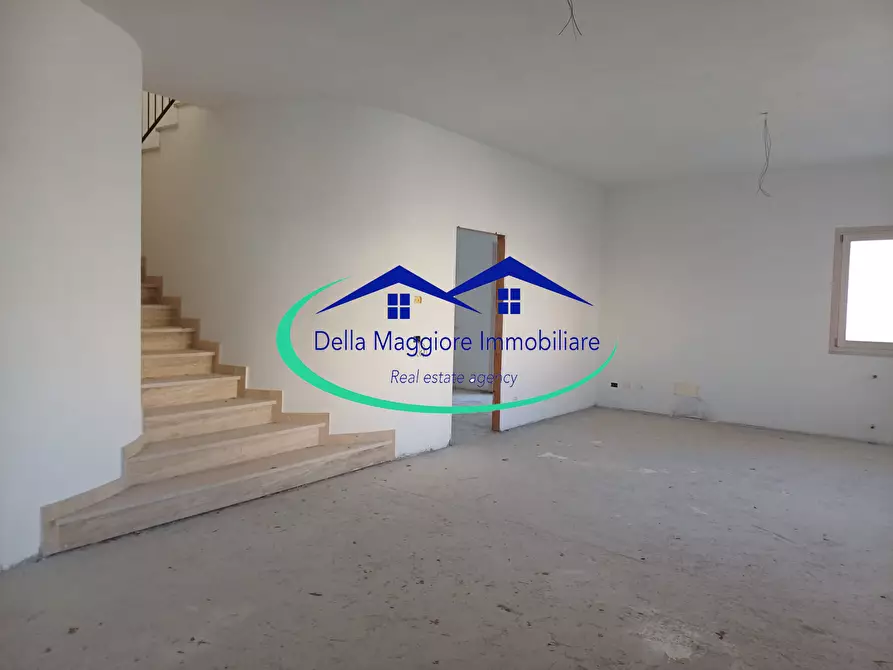 Immagine 2 di Villetta a schiera in vendita  a Livorno