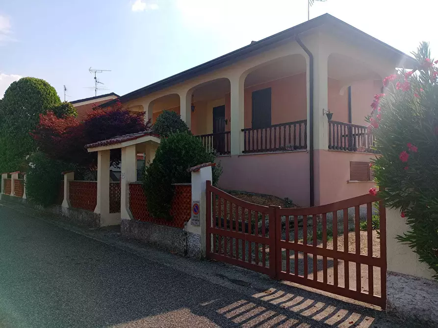 Immagine 1 di Villa in vendita  a Sabbioneta