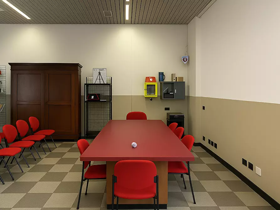 Immagine 11 di Ufficio in vendita  a Parma