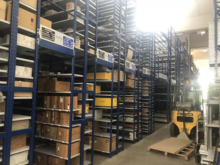 Immagine 14 di Attività artigianale in affitto  a Collecchio