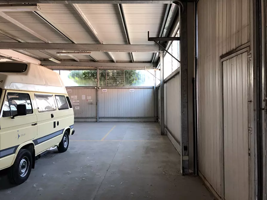 Immagine 7 di Attività artigianale in vendita  a Parma