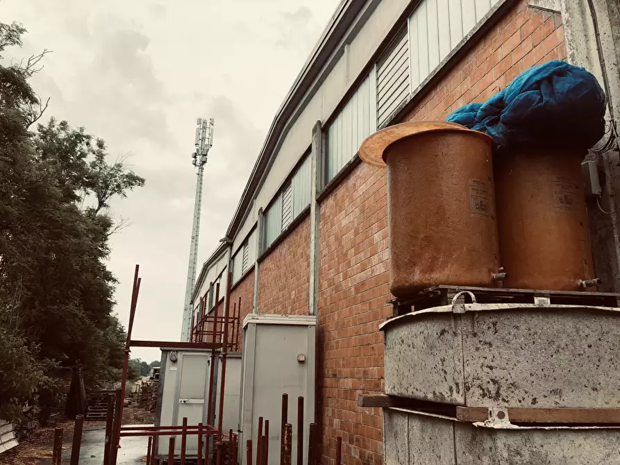 Immagine 8 di Attività artigianale in vendita  a Parma