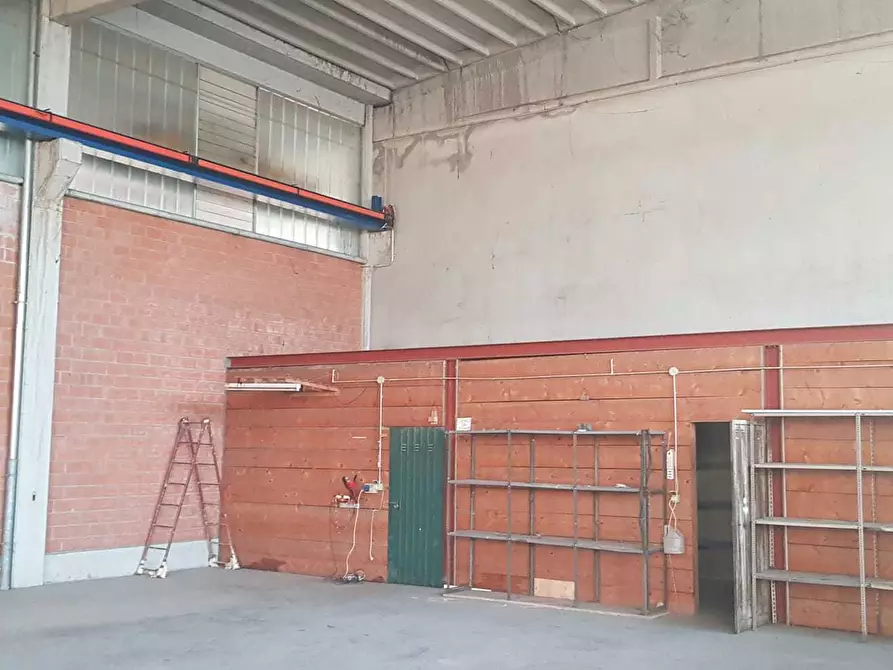 Immagine 12 di Attività artigianale in vendita  a Parma