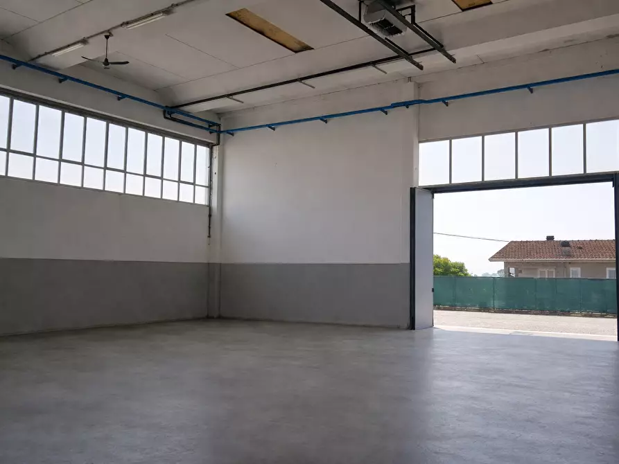 Immagine 7 di Attività artigianale in vendita  a Parma